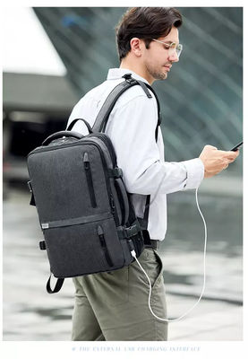 Peso negro durable del estilo sport 0.6kg de la mochila del negocio de los hombres del poliéster